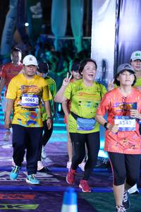 BIB: 4065, 4542
                            <button type="button" onclick="openModal(26224156)" class="btn btn-primary btn-sm float-right btn-popup" data-toggle="modal" data-target=".modal-high-quality">
                        <i class="fas fa-shopping-cart"></i> Add to Cart
                    </button>
                                            <button type="button" onclick="isThisMe(26224156, true)" class="btn btn-success btn-sm float-right btn-popup btn-isme hidden" data-toggle="tooltip" data-placement="bottom" title="นี่คือรูปของคุณใช่ไหม คลิกที่นี่เพื่อเอาเข้าอัลบั้ม">
                        <i class="fas fa-plus"></i> Add to album
                    </button>
                    <button type="button" onclick="isThisMe(26224156, false)" class="btn btn-warning btn-sm float-right btn-popup btn-isnotme hidden">
                        <i class="fas fa-ban"></i> Remove from album
                    </button>